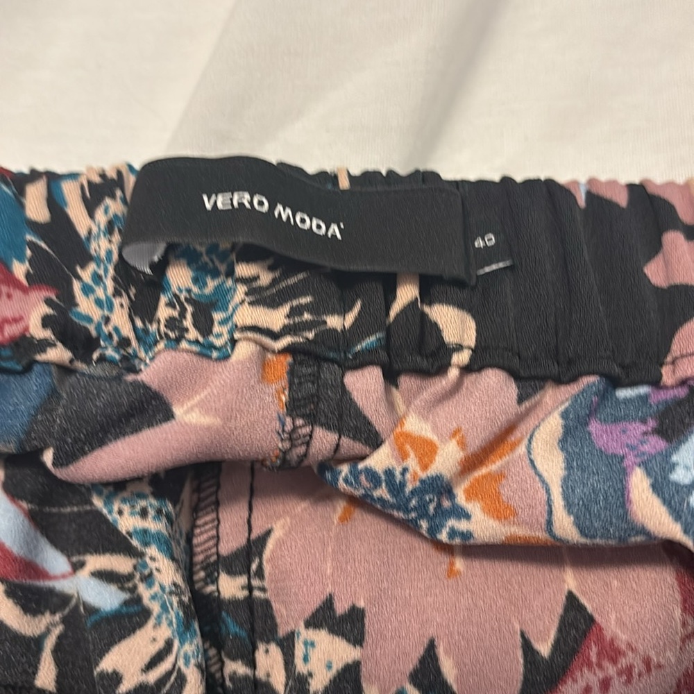 Vero Moda Dark Floral ankle Pants SZ 8 pull on elastic waist career wear casual - Picture 3 of 12